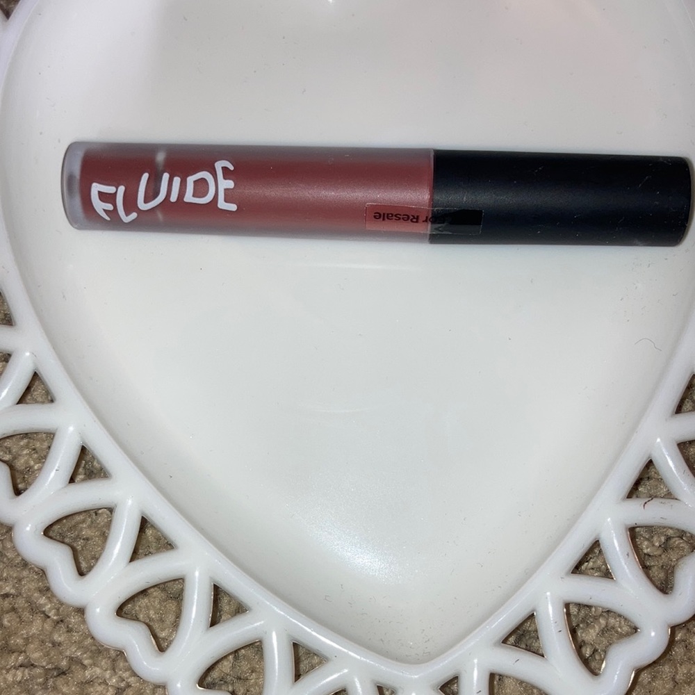 NWT FLUIDE LIP COLOR LIP STAIN GLOSS